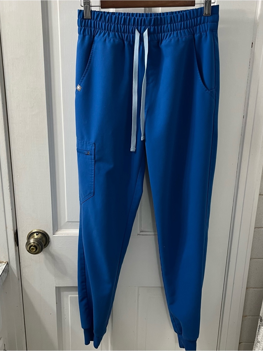 FIGS Royal Blue Scrub Set Women's XS Catarina One-Pocket Top & Zamora Joggers - Picture 6 of 9